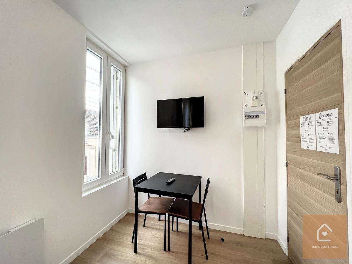 Les Studios D'Elina - Entree Autonome Châtellerault Esterno foto