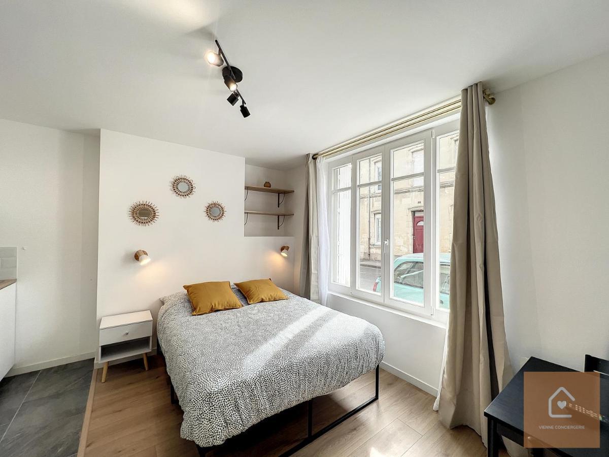 Les Studios D'Elina - Entree Autonome Châtellerault Esterno foto
