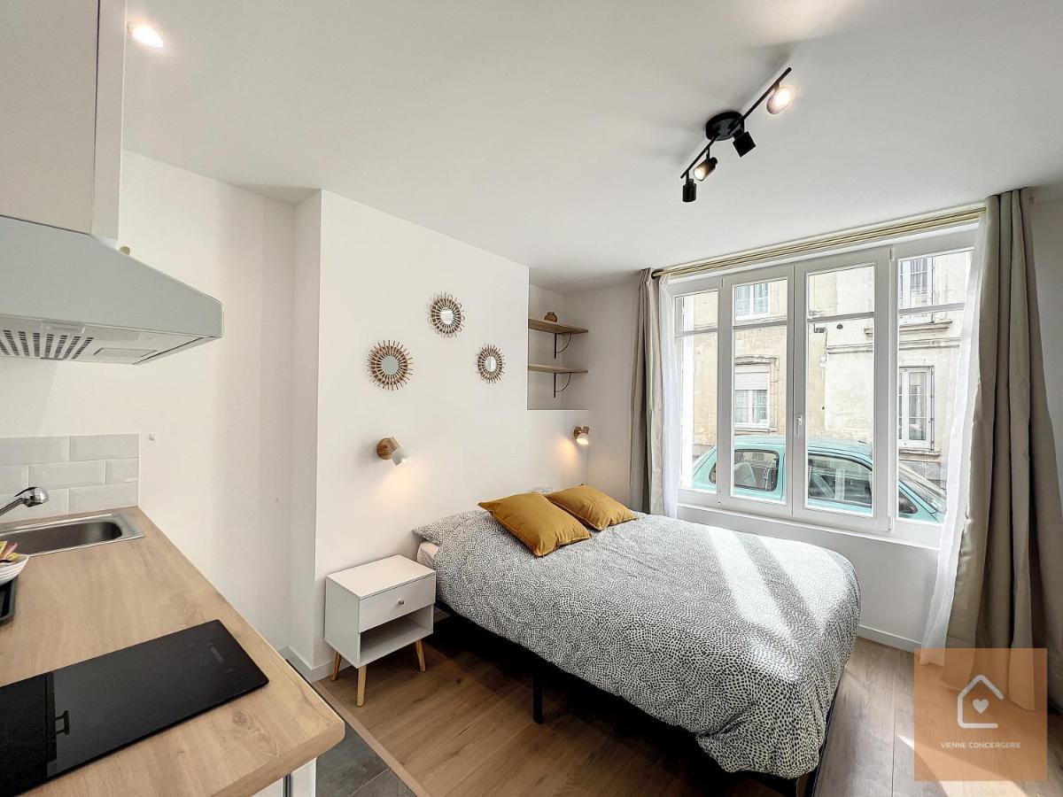 Les Studios D'Elina - Entree Autonome Châtellerault Esterno foto